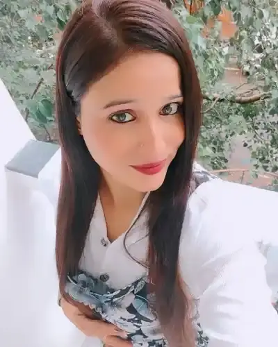 Call Girls in Sikandrabad